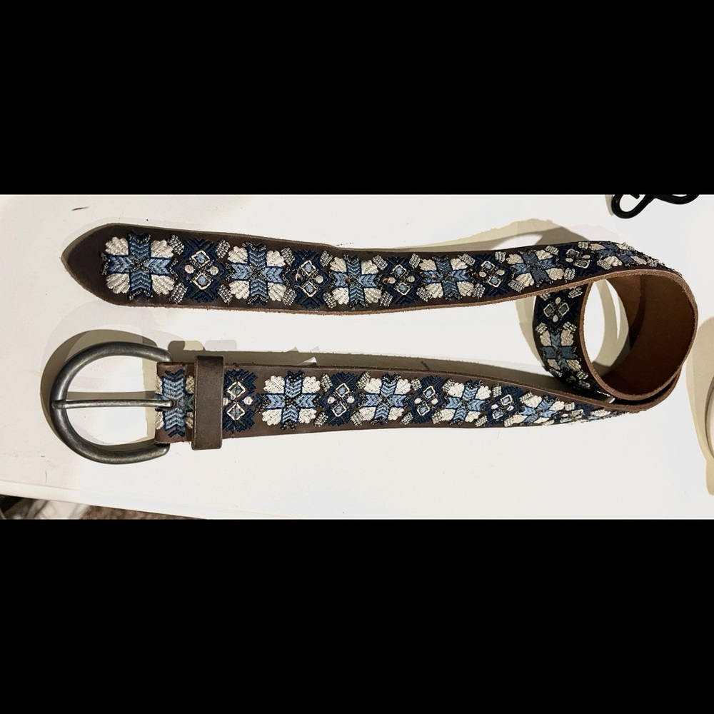 Lucky brand beaded embroidered leather belt large